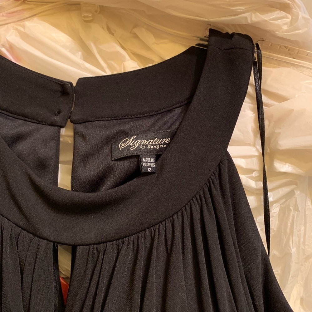 Dress - Picture 2 of 4